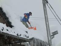 屋根の雪下ろし.jpg