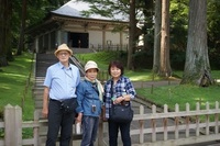 金色堂前にて.jpg